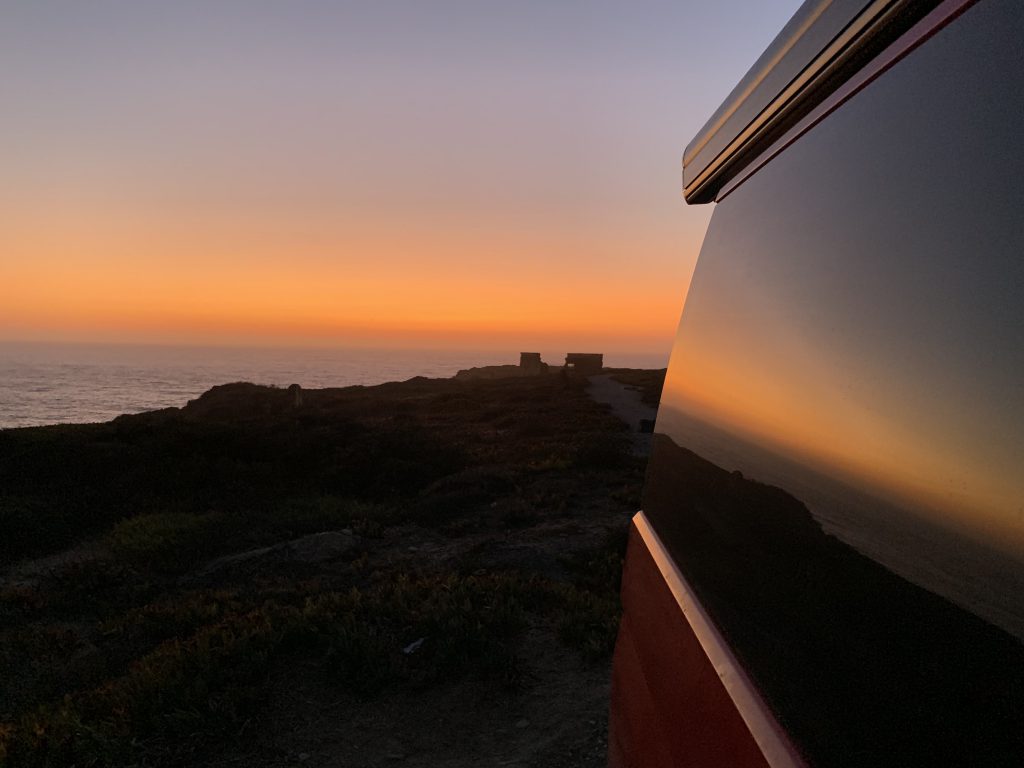 Europa Roadtrip 2019 - Bei Sonnenuntergang die Freiheiten des #vanlife genießen