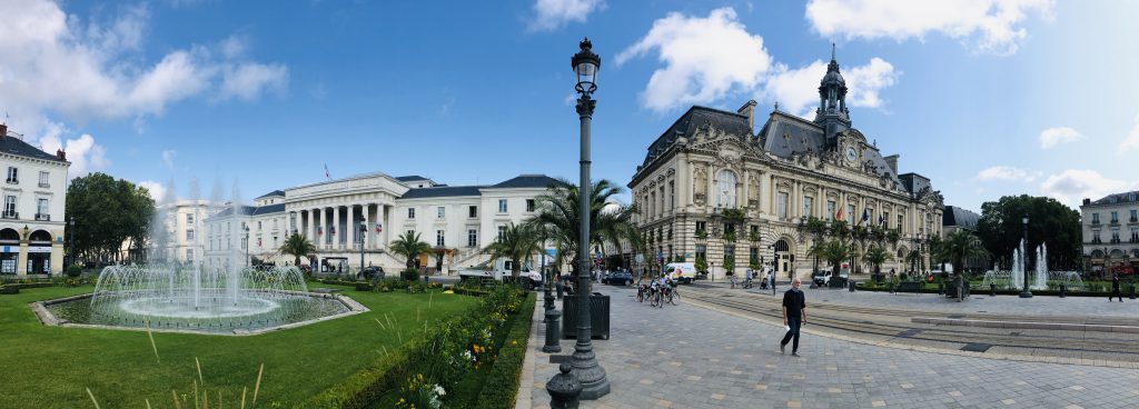Europa Roadtrip 2019 - Panorama vom Rathaus in Tours