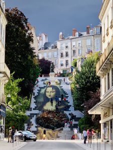 Europa Roadtrip 2019 - Mona Lisa Street Art in Blois