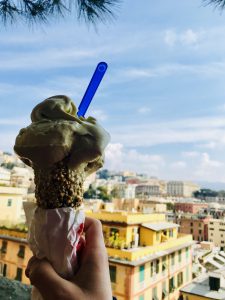 Eispause mit Blick auf Genua, Italien