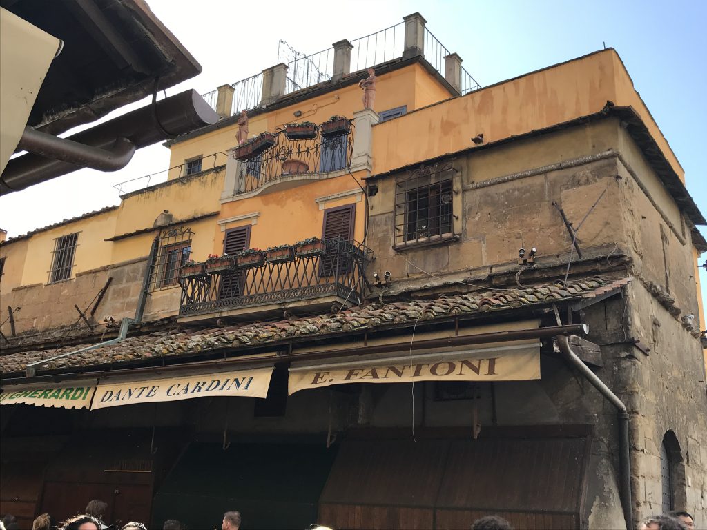 Die Häuser auf der weltbekannten Ponte Vecchio, Florenz