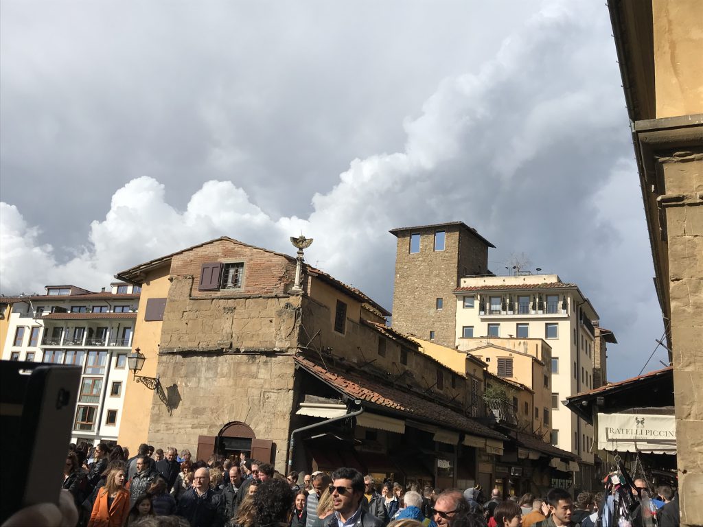 Die Ponte Veccio, Florenz - ein sehenswerter Besuchermagnet